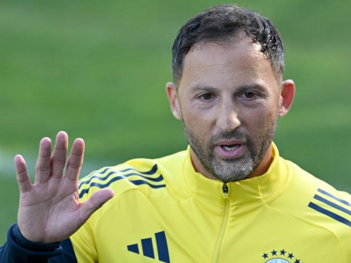 费内巴切官方:主帅特德斯科因感染接受治疗,缺席本轮执教 新闻