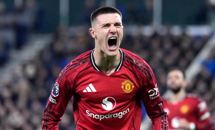 此前称谢什科不配为曼联踢球,舍伍德:我错了,欠他一个道歉 新闻 此前称谢什科不配为曼联踢球,舍伍德:我错了,欠他一个道歉 新闻