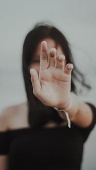 【深度剖析】政府停摆下的薪酬危机：一场关于行政逻辑的博弈实验 企业服务