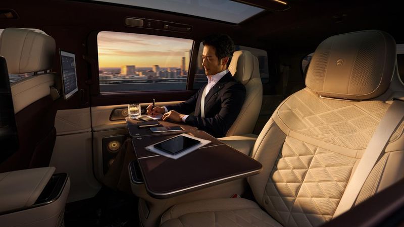  技术破局：解码蔚来ES9的三大战略价值 汽车科技