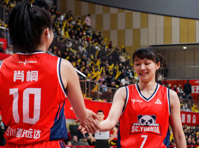  等了整整八年，山西女篮重返总决赛的荣耀与遗憾 体育新闻